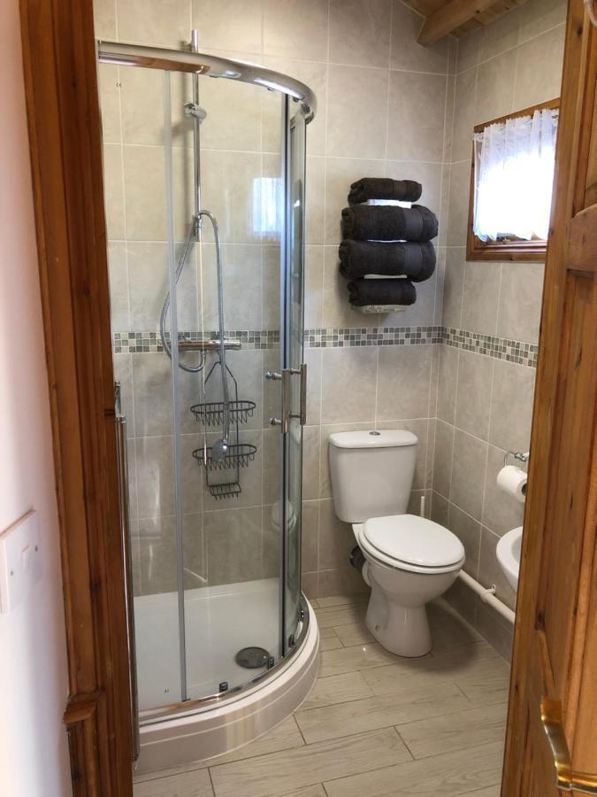 Cosy Dog Friendly Lodge With An Outdoor Bath On The Isle Of Wight Whitwell  Exterior foto